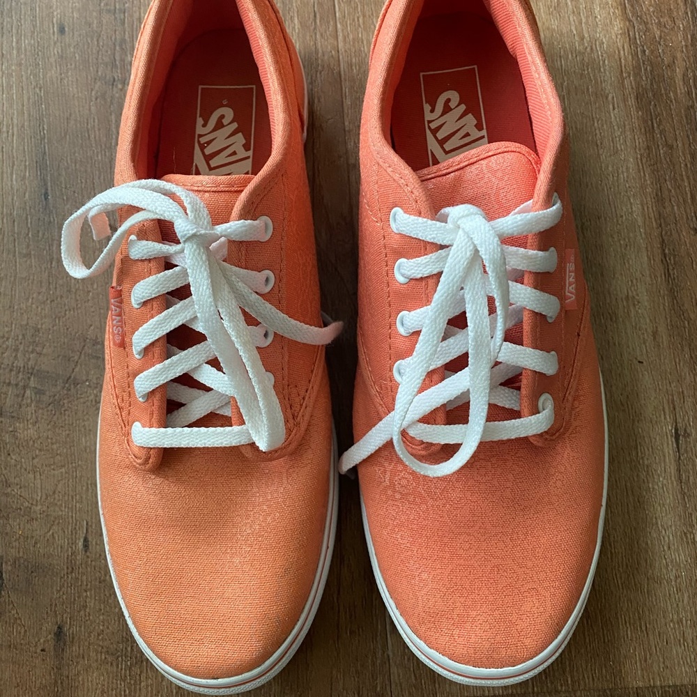 Low top Vans Canvas Coral with floral print shoes